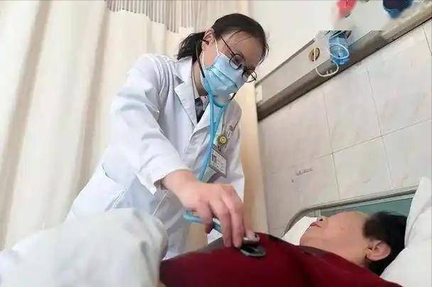 Bệnh viêm tụy đe dọa tính mạng người bệnh: Mối nguy từ việc ăn 3 thứ này vào ngày nắng nóng- Ảnh 2. Bệnh viêm tụy đe dọa tính mạng người bệnh: Mối nguy từ việc ăn 3 thứ này vào ngày nắng nóng- Ảnh 2.