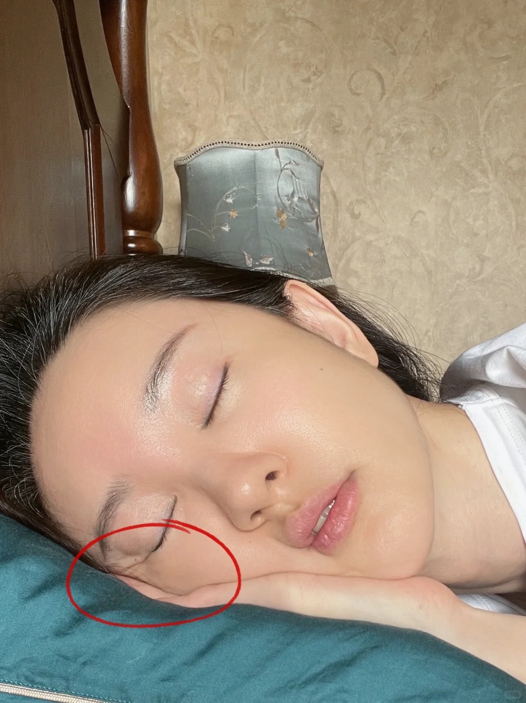 Loạt thói quen tai hại phổ biến khiến da nhanh chạy xệ, lão hóa - Ảnh 3.