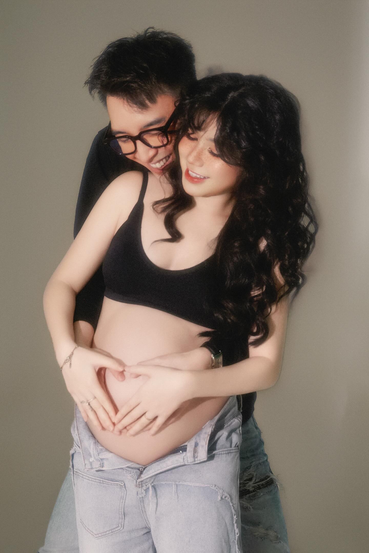 Hot girl đình đám 1 thời giờ cũng gia nhập hội mẹ bỉm, áp lực vì con Hot girl đình đám 1 thời giờ cũng gia nhập hội mẹ bỉm, áp lực vì con