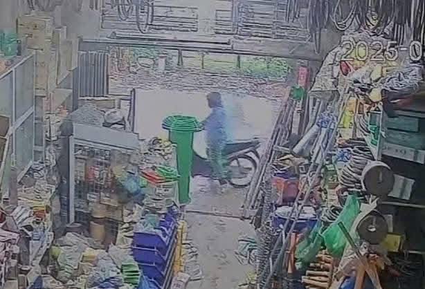 Người phụ nữ ở Hà Nội mất liên lạc, để lại con nhỏ 4 tháng tuổi: Chồng tiết lộ những dấu hiệu bất thường - Ảnh 2. Người phụ nữ ở Hà Nội mất liên lạc, để lại con nhỏ 4 tháng tuổi: Chồng tiết lộ những dấu hiệu bất thường - Ảnh 2.