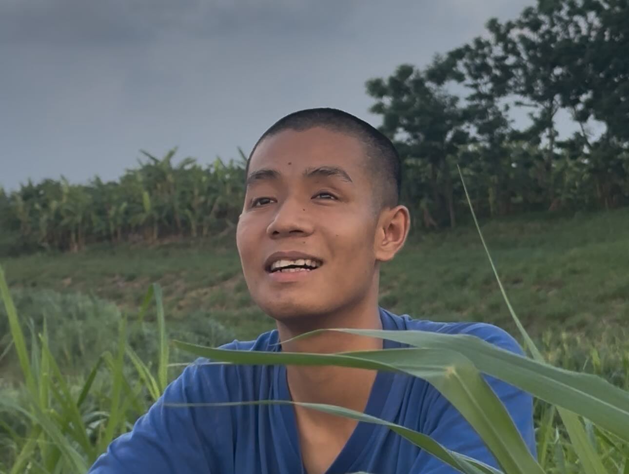 Bị mất thị lực sau tai nạn, chàng trai bỏ dở việc học Y Đa khoa: "Muốn ôm cậu 1 cái"- Ảnh 3. Bị mất thị lực sau tai nạn, chàng trai bỏ dở việc học Y Đa khoa: "Muốn ôm cậu 1 cái"- Ảnh 3.