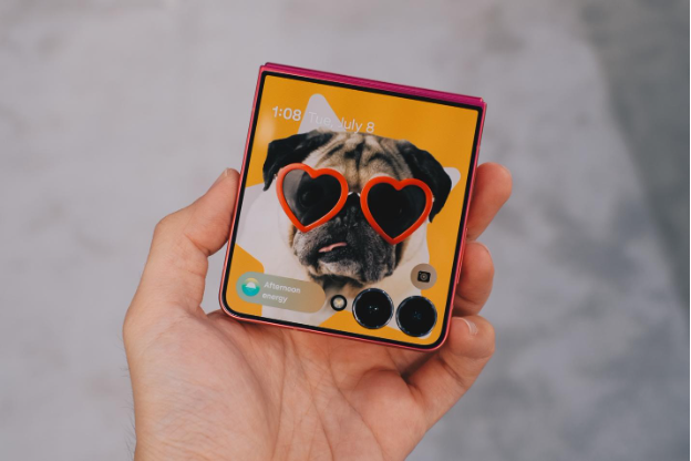 Galaxy Z Flip7: Biểu tượng thời trang nay gói trọn cả sức mạnh AI trong lòng bàn tay - Ảnh 2. Galaxy Z Flip7: Biểu tượng thời trang nay gói trọn cả sức mạnh AI trong lòng bàn tay - Ảnh 2.