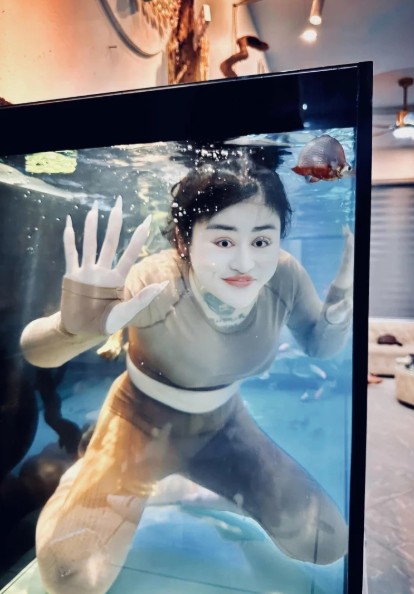 "Hot girl" nổi tiếng Ngân Baby vừa bị tạm giữ là ai? - Ảnh 2. "Hot girl" nổi tiếng Ngân Baby vừa bị tạm giữ là ai? - Ảnh 2.