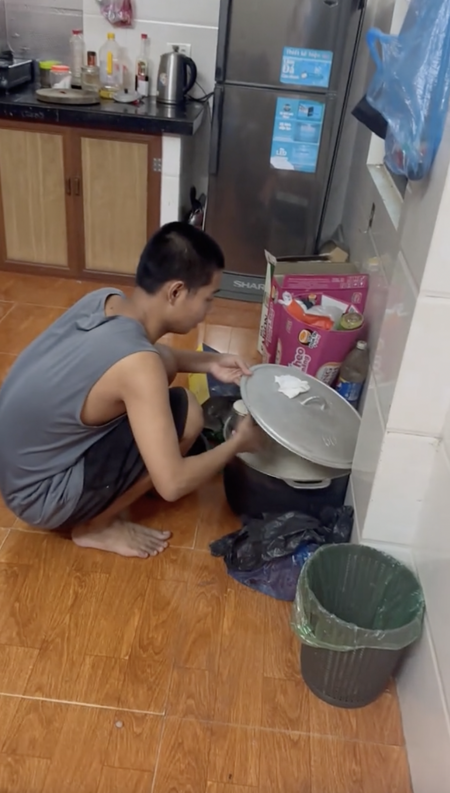 Bị mất thị lực sau tai nạn, chàng trai bỏ dở việc học Y Đa khoa: Bị mất thị lực sau tai nạn, chàng trai bỏ dở việc học Y Đa khoa: