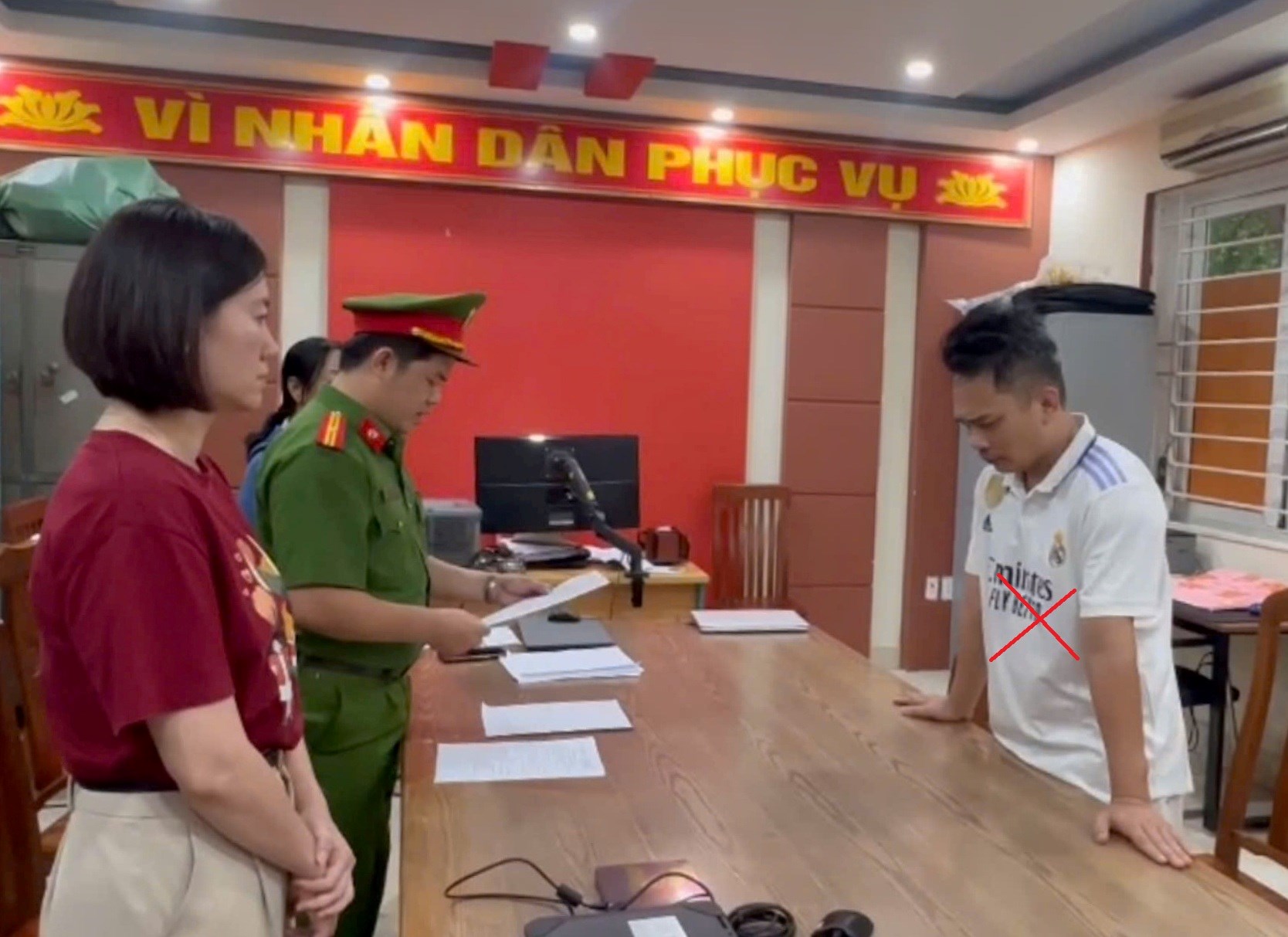 Thông tin mới nhất vụ giang hồ Tiến “bịp” bị bắt giữ - Ảnh 1. Thông tin mới nhất vụ giang hồ Tiến “bịp” bị bắt giữ - Ảnh 1.