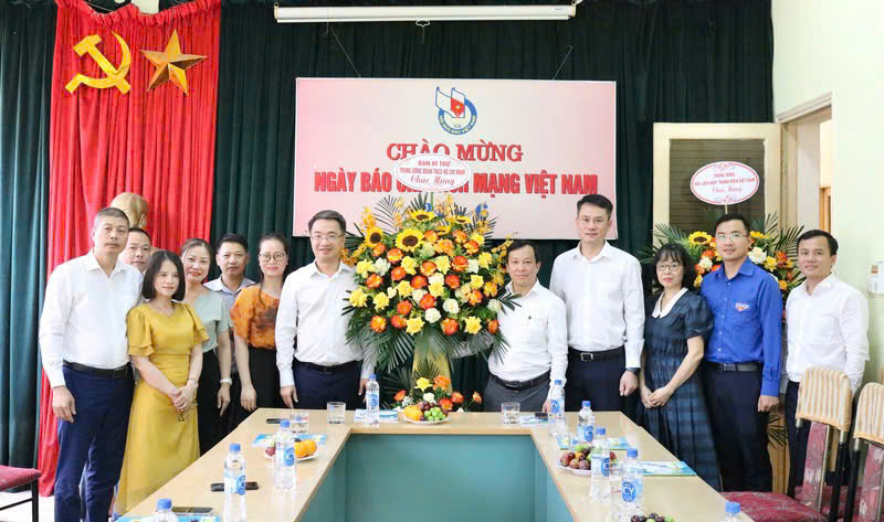 Tạp chí Thanh niên được Hội đồng Giáo sư Nhà nước phê duyệt lên 0,75 điểm cho bài báo khoa học- Ảnh 5. Tạp chí Thanh niên được Hội đồng Giáo sư Nhà nước phê duyệt lên 0,75 điểm cho bài báo khoa học- Ảnh 5.