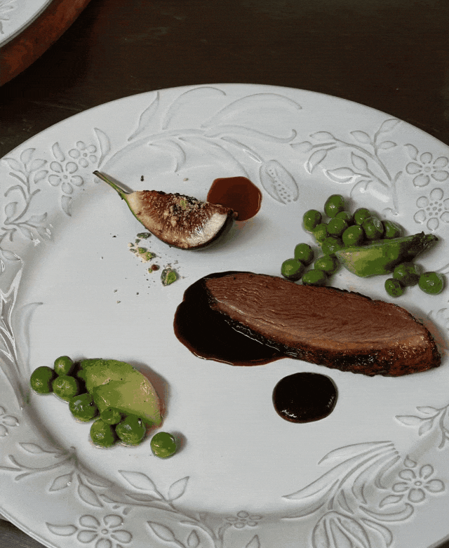 9292e17387224baa9ce7e779d2e2e545tplv-tt-origin-webgif-1752556536361325629647.gif