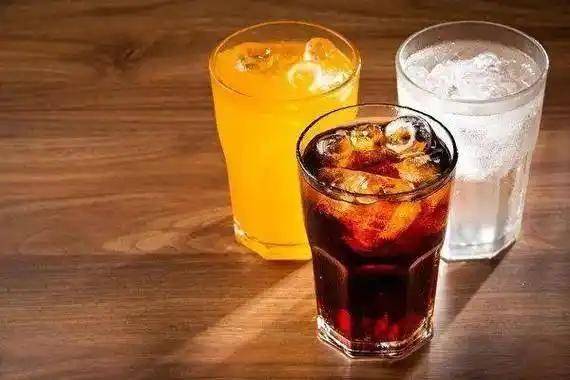 Một triệu người chết vì bệnh thận mỗi năm! Bác sĩ: Uống nước "cầm hơi" còn tốt hơn ăn nhiều 3 thứ này mùa hè- Ảnh 3. Một triệu người chết vì bệnh thận mỗi năm! Bác sĩ: Uống nước "cầm hơi" còn tốt hơn ăn nhiều 3 thứ này mùa hè- Ảnh 3.