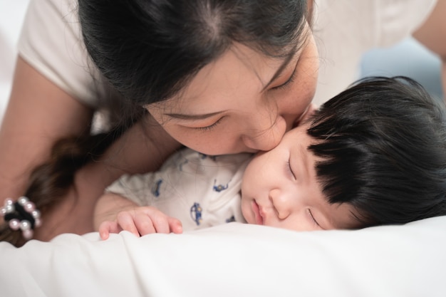 Khoa học chứng minh: Trẻ ngủ nhiều có 3 khác biệt rõ rệt về trí não so với trẻ ngủ ít- Ảnh 1. Khoa học chứng minh: Trẻ ngủ nhiều có 3 khác biệt rõ rệt về trí não so với trẻ ngủ ít- Ảnh 1.