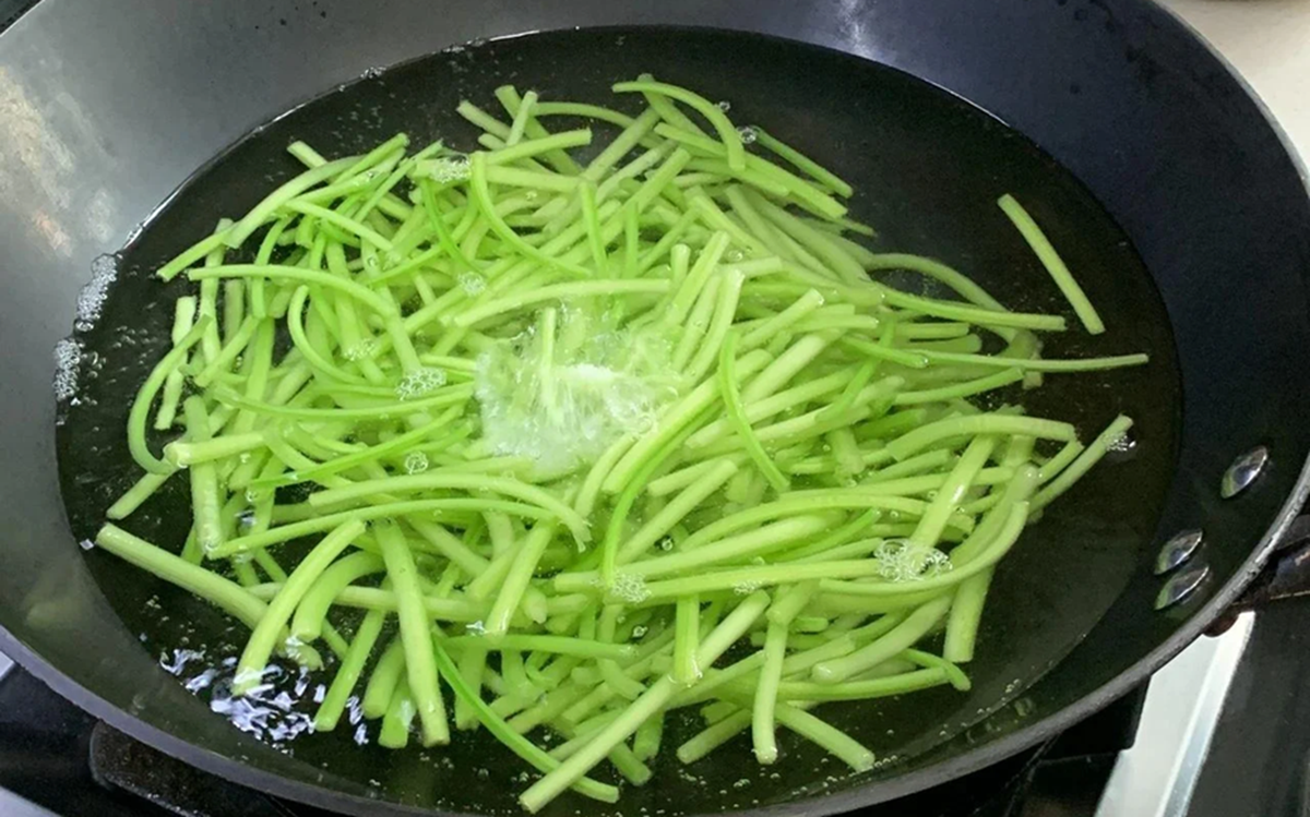 Đừng chỉ ăn củ, lá loại cây này quý như "nhân sâm người nghèo", ở quê rất nhiều bỏ qua quá phí - Ảnh 1. Đừng chỉ ăn củ, lá loại cây này quý như "nhân sâm người nghèo", ở quê rất nhiều bỏ qua quá phí - Ảnh 1.