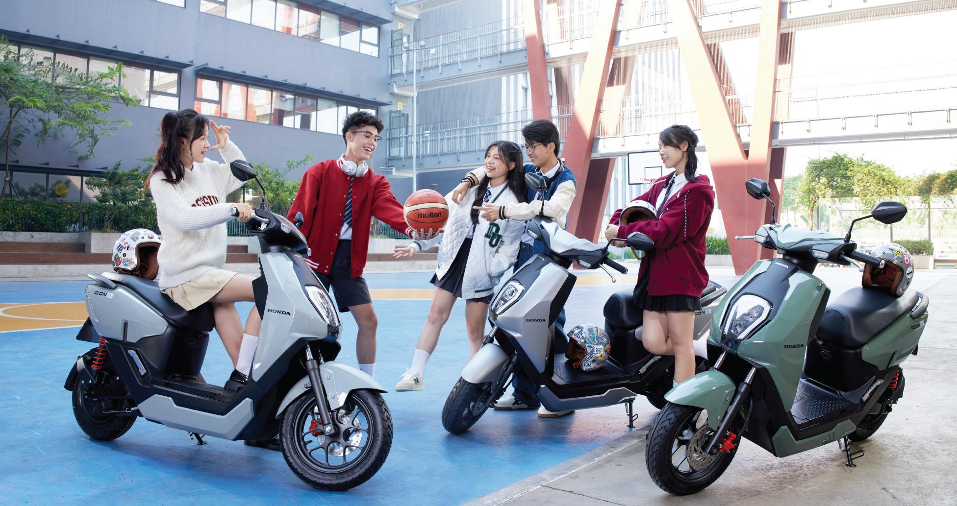5 Mẫu xe máy điện không cần bằng lái đáng mua nhất hiện nay: Giá tốt, tiết kiệm, dễ lái - Ảnh 10. 5 Mẫu xe máy điện không cần bằng lái đáng mua nhất hiện nay: Giá tốt, tiết kiệm, dễ lái - Ảnh 10.