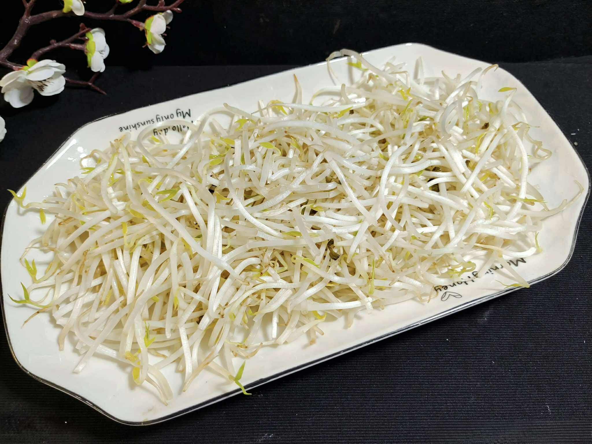 Trời nóng bức, tôi chỉ mất 8 phút làm món hấp này: Hương vị giòn tan, mềm mại, ngon đến mức cả nhà ăn "sạch đĩa" - Ảnh 2. Trời nóng bức, tôi chỉ mất 8 phút làm món hấp này: Hương vị giòn tan, mềm mại, ngon đến mức cả nhà ăn "sạch đĩa" - Ảnh 2.