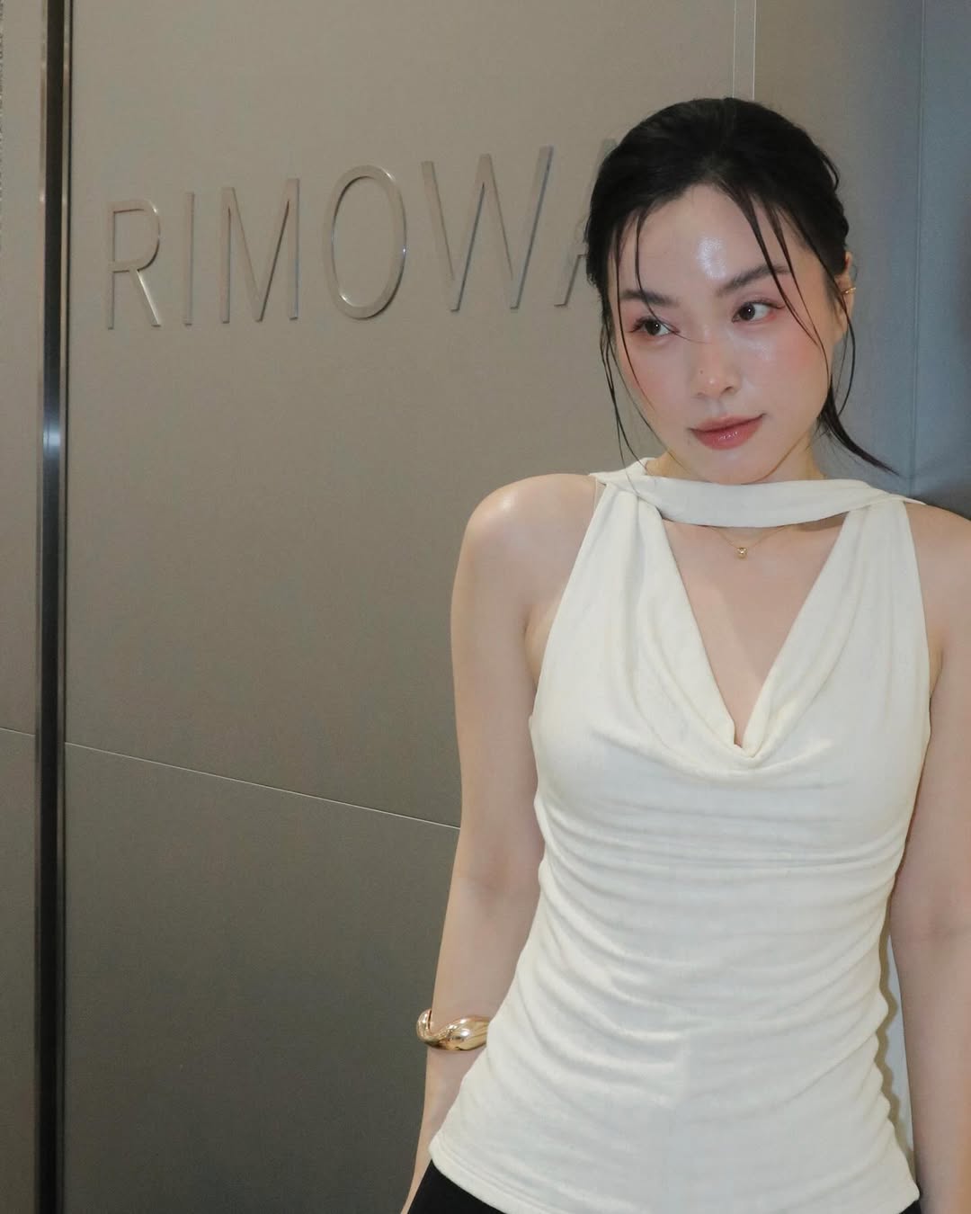 Hà Trúc bị đào lại quá khứ để lông mày sắc lẹm, cố trở thành Hà Trúc bị đào lại quá khứ để lông mày sắc lẹm, cố trở thành