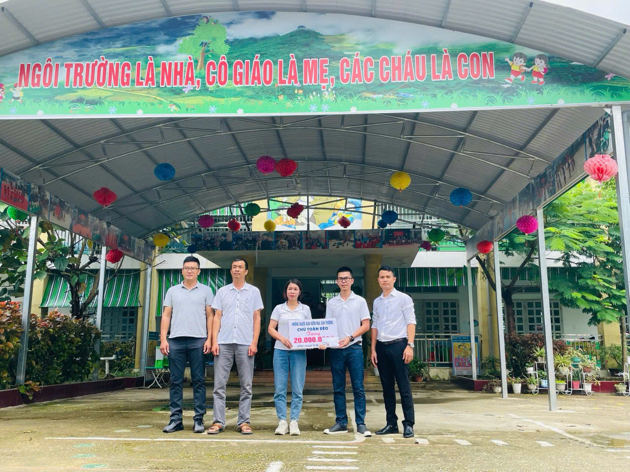 Gửi rau thay lời cảm ơn: Ông bố Hà Nội biến sân thượng thành vườn, tặng nông sản cho người ủng hộ thiện nguyện- Ảnh 20.