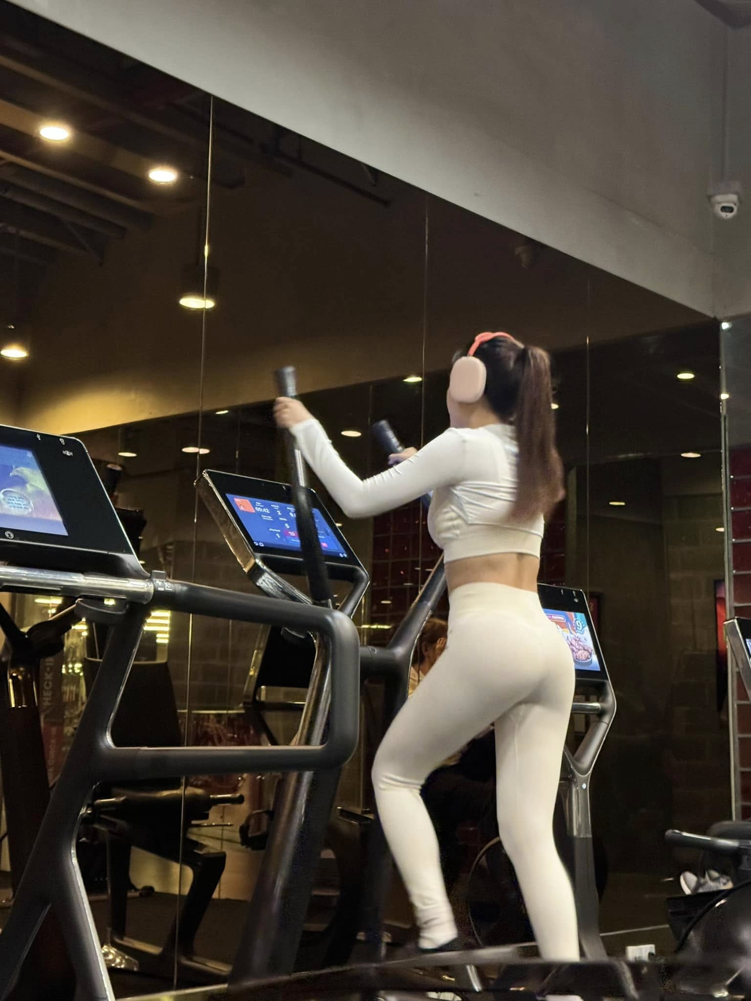 Gái một con - Thiên An cực chăm tập 2 môn thể thao, bảo sao dáng đẹp, eo thon, body nuột nà thế!- Ảnh 16. Gái một con - Thiên An cực chăm tập 2 môn thể thao, bảo sao dáng đẹp, eo thon, body nuột nà thế!- Ảnh 16.
