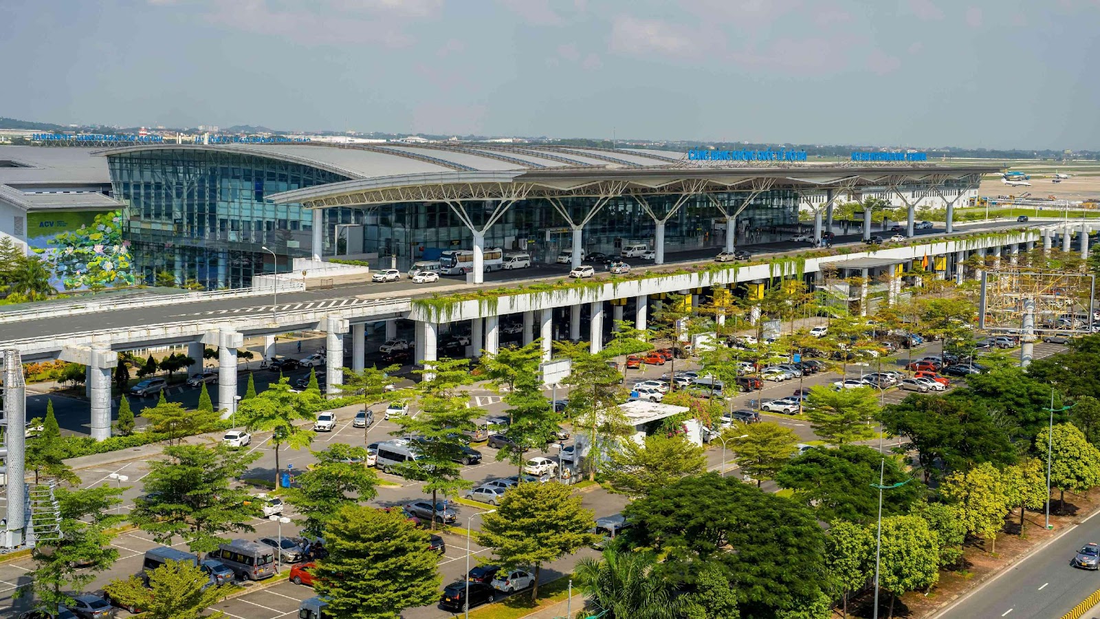 Hé lộ nguyên liệu "đặc biệt" trong chiếc bánh mì giá 208.000 đồng tại sân bay Nội Bài, giá đã niêm yết- Ảnh 1. Hé lộ nguyên liệu "đặc biệt" trong chiếc bánh mì giá 208.000 đồng tại sân bay Nội Bài, giá đã niêm yết- Ảnh 1.