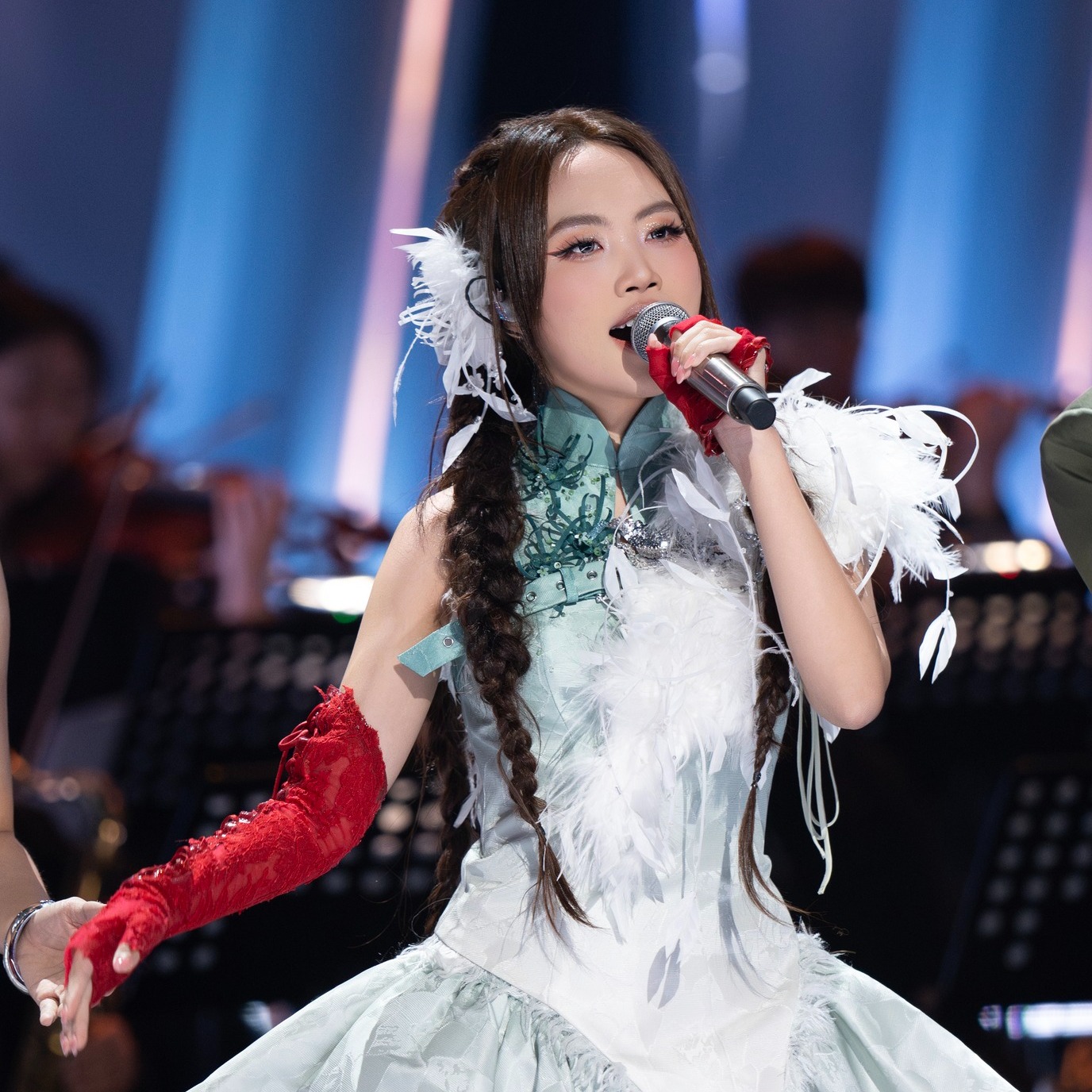 phuong-my-chi-mo-can1-17526405135321851979123.jpg
