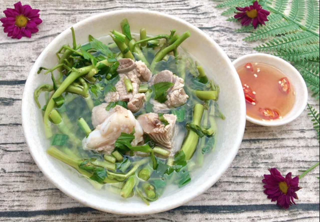 Loại rau 10.000 đồng/bó nhưng chỉ nhặt được 1 "nhúm": Ở nước ngoài có tiền cũng chưa chắc mua được! - Ảnh 4. Loại rau 10.000 đồng/bó nhưng chỉ nhặt được 1 "nhúm": Ở nước ngoài có tiền cũng chưa chắc mua được! - Ảnh 4.