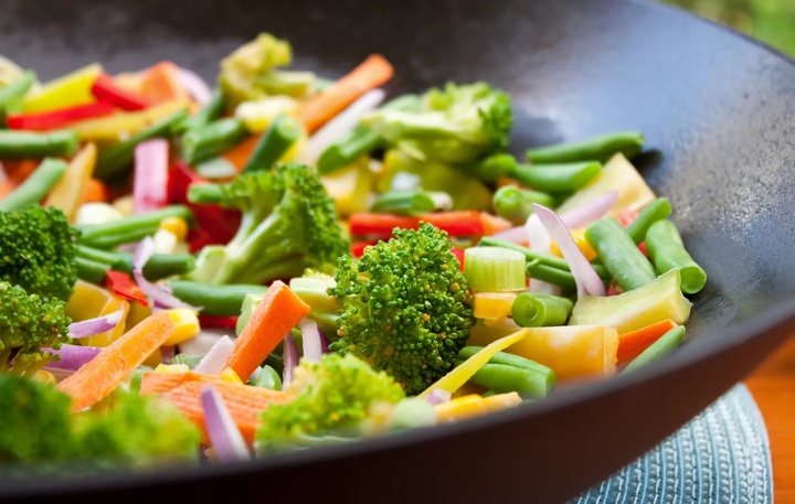 stir-fry-cooking-wok-52312848-11340928-1752632840941-1752632841062970814525.jpeg