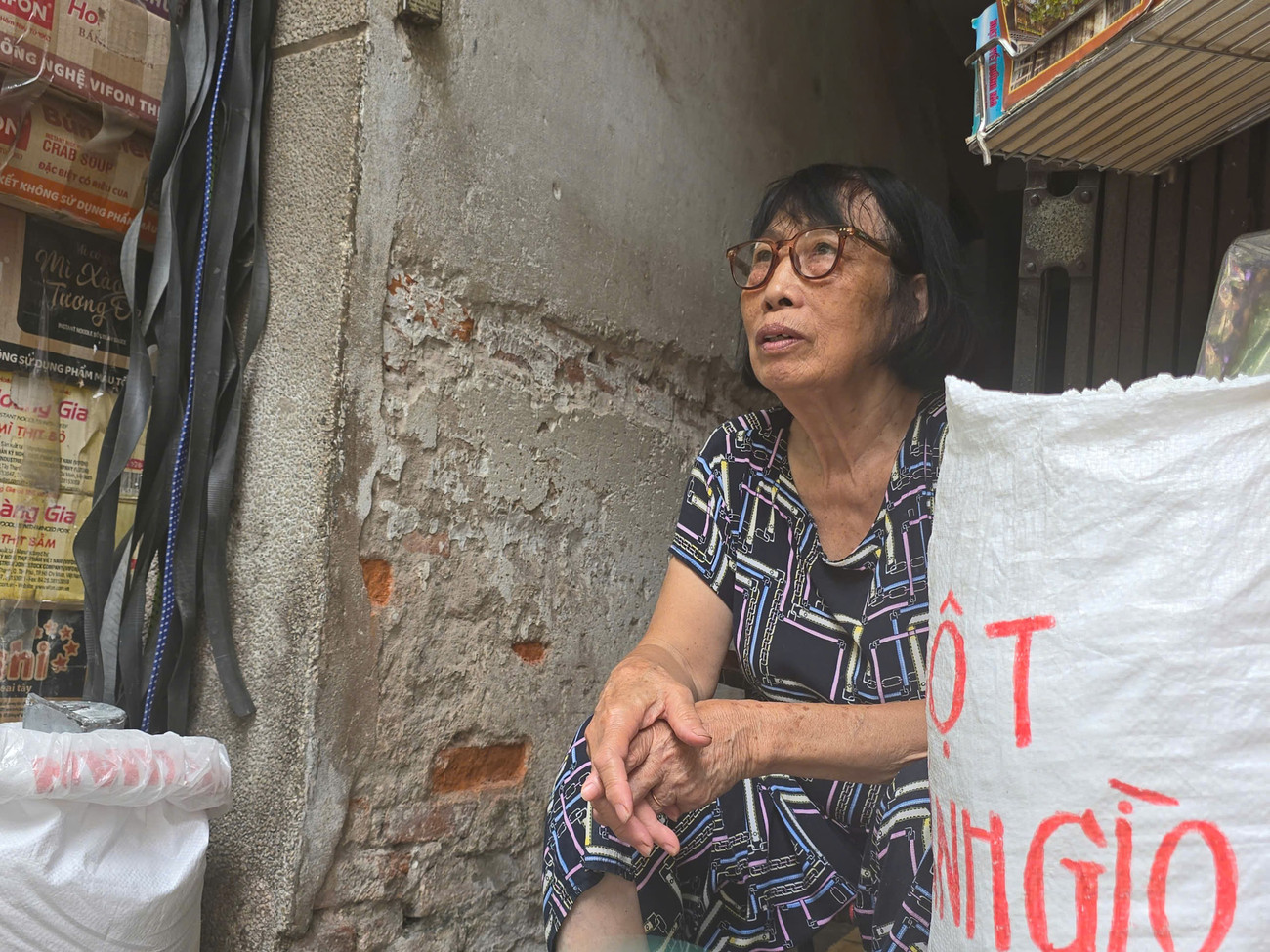 Tha thiết chuyển xe điện nhưng nhà trong ngõ, không chỗ gửi, sạc ở đâu? - Ảnh 1. Tha thiết chuyển xe điện nhưng nhà trong ngõ, không chỗ gửi, sạc ở đâu? - Ảnh 1.