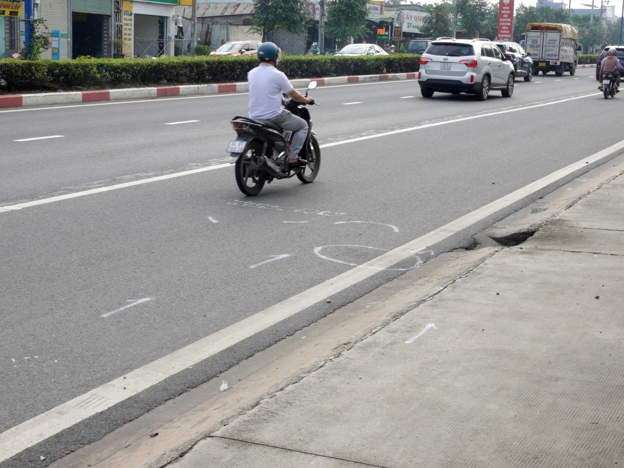 Lời kể xót xa vụ 2 vợ chồng tử vong khi chở con gái đi khám bệnh: Bé gái hoảng loạn nức nở nói "Ba mẹ con đừng có chuyện gì..." - Ảnh 2. Lời kể xót xa vụ 2 vợ chồng tử vong khi chở con gái đi khám bệnh: Bé gái hoảng loạn nức nở nói "Ba mẹ con đừng có chuyện gì..." - Ảnh 2.