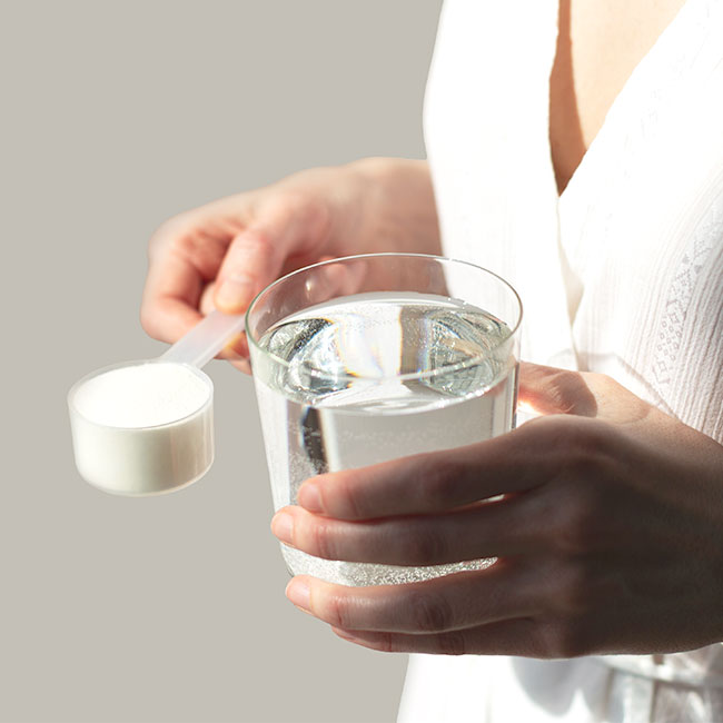 Phụ nữ sau tuổi 40 uống collagen mỗi ngày: Da căng mịn bật tông, khỏe xương khớp nhưng cần lưu ý 7 điều quan trọng- Ảnh 1. Phụ nữ sau tuổi 40 uống collagen mỗi ngày: Da căng mịn bật tông, khỏe xương khớp nhưng cần lưu ý 7 điều quan trọng- Ảnh 1.