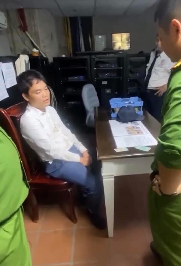 Danh tính tài xế say xỉn gây tai nạn liên hoàn khiến nhiều người thương vong ở Hà Nội - Ảnh 1. Danh tính tài xế say xỉn gây tai nạn liên hoàn khiến nhiều người thương vong ở Hà Nội - Ảnh 1.