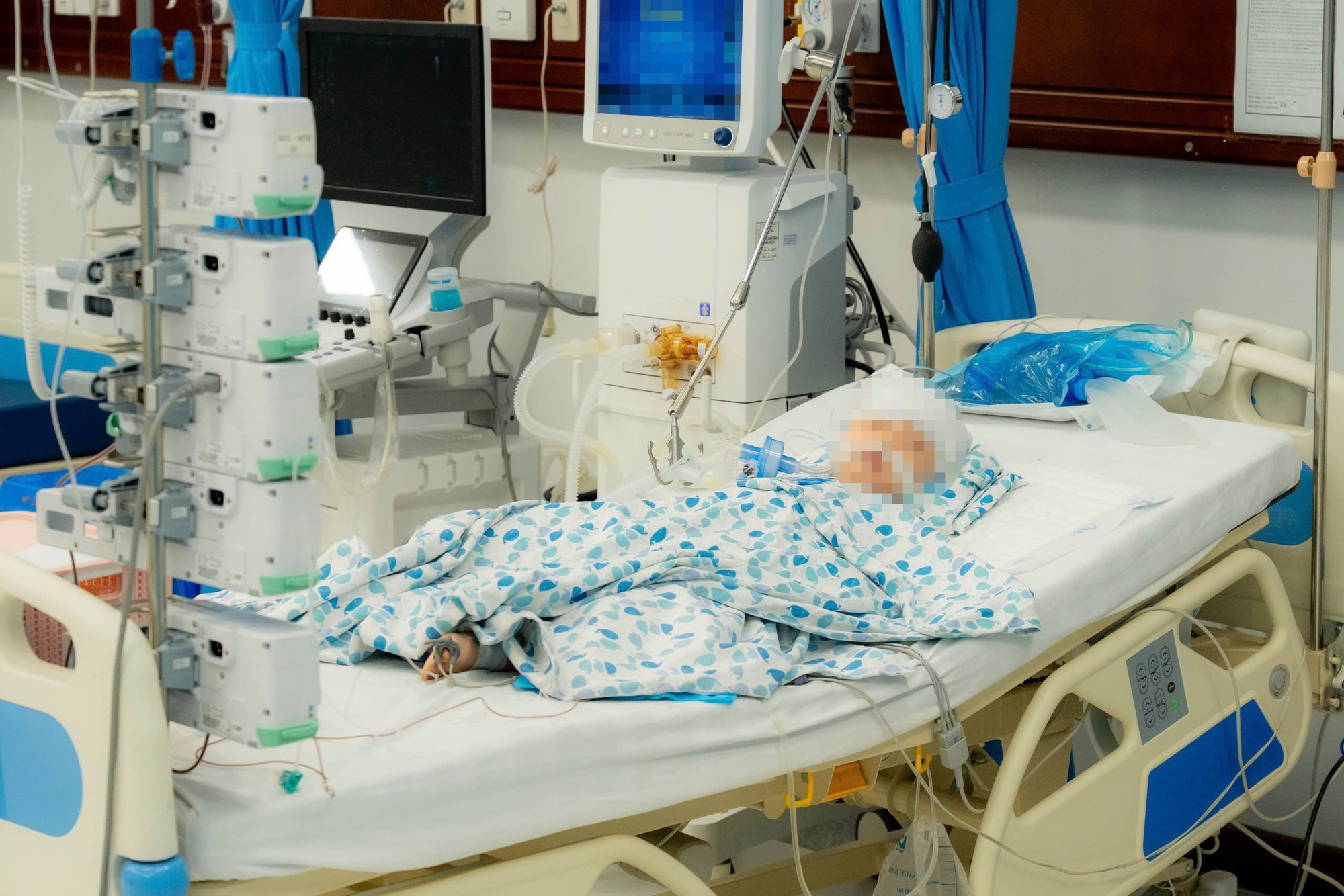 Vụ tài xế say xỉn gây tai nạn liên hoàn ở Hà Nội: Tình hình sức khỏe 2 bé nhỏ bị tông trúng hiện ra sao? - Ảnh 3.