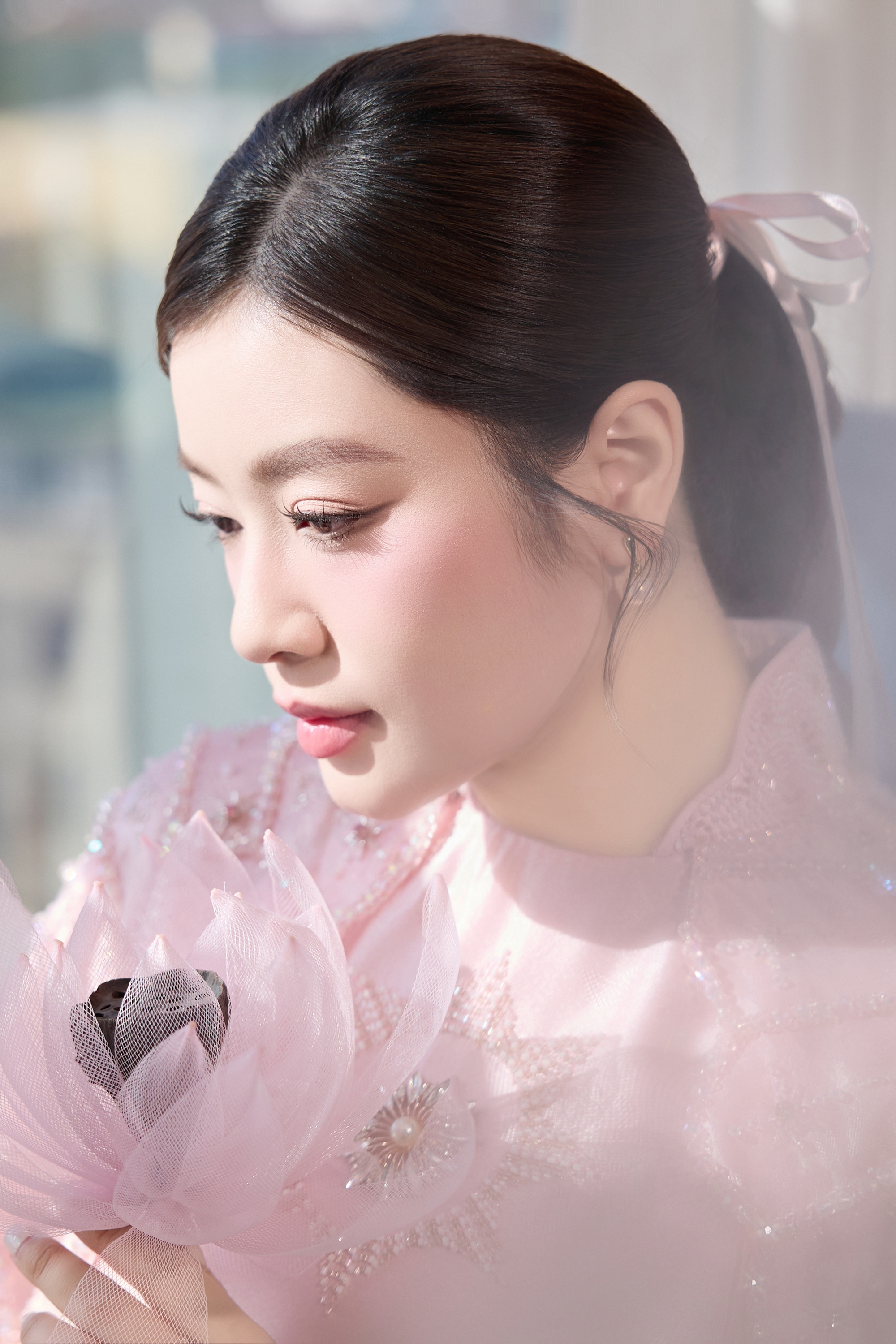 Thu Hằng xúc động thể hiện ca khúc tri ân trong chương trình nghệ thuật đặc biệt tại Quảng Trị - Ảnh 2. Thu Hằng xúc động thể hiện ca khúc tri ân trong chương trình nghệ thuật đặc biệt tại Quảng Trị - Ảnh 2.