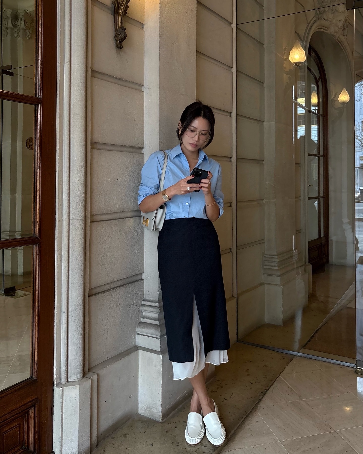 Kiểu chân váy đơn giản mà giờ đi đâu cũng gặp, cứ mặc lên là sang xịn mịn miễn bàn - Ảnh 1.
