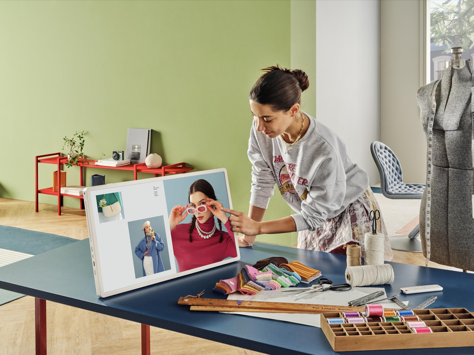 LG StanbyME 2: Linh hoạt trong từng khoảnh khắc, liền mạch trong mọi trải nghiệm - Ảnh 4. LG StanbyME 2: Linh hoạt trong từng khoảnh khắc, liền mạch trong mọi trải nghiệm - Ảnh 4.