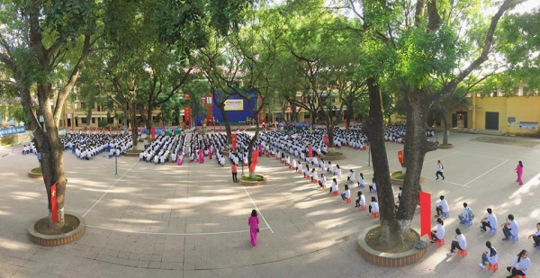 Suốt từ hôm qua đến nay, phụ huynh có con thi lớp 10 nhận loạt tin vui, một cú &quot;sảy chân&quot; chỉ chờ mỗi khoảnh khắc này- Ảnh 2.