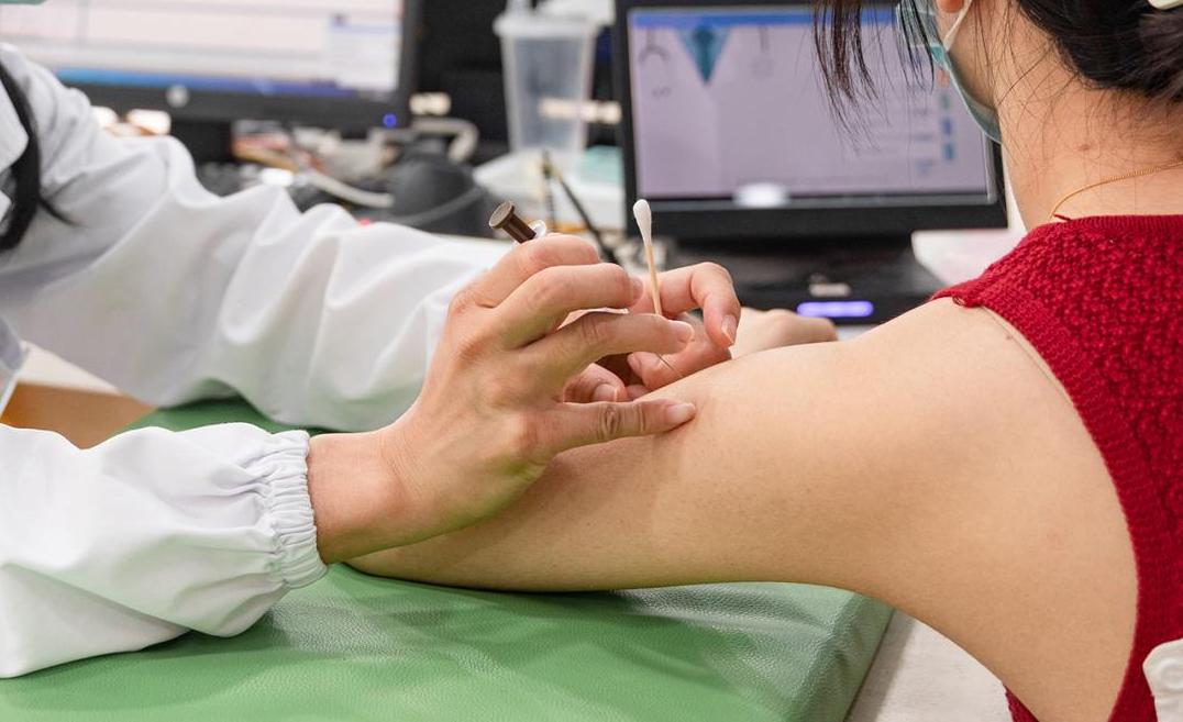 Tiêm vắc xin HPV xong có được “làm chuyện ấy” không? Những điều nên và không nên làm sau khi tiêm - Ảnh 1. Tiêm vắc xin HPV xong có được “làm chuyện ấy” không? Những điều nên và không nên làm sau khi tiêm - Ảnh 1.