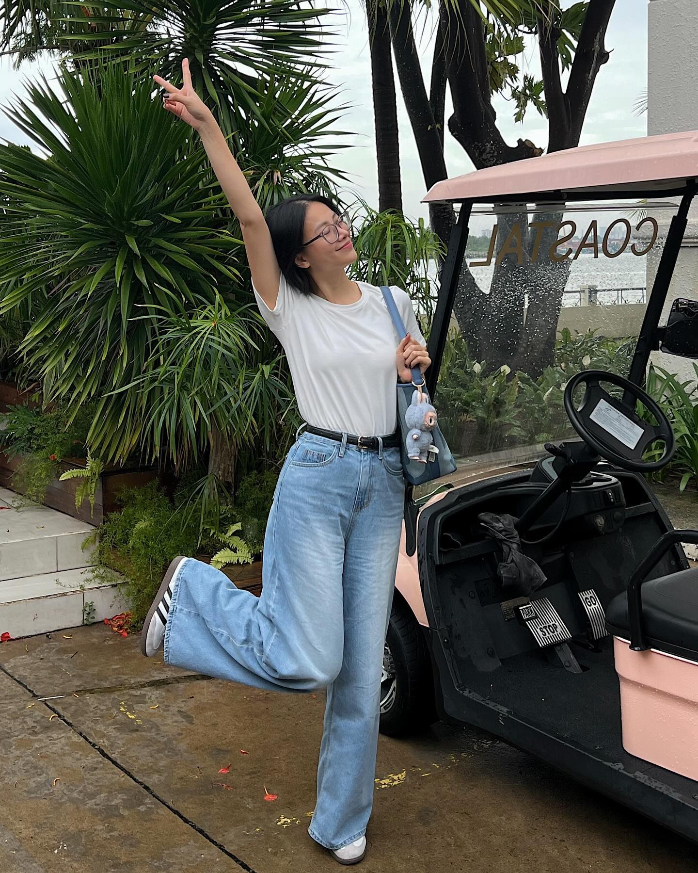 Tìm ra mỹ nhân Việt mặc quần jeans đã đẹp, mặc váy lại càng xuất sắc hơn nữa - Ảnh 1. Tìm ra mỹ nhân Việt mặc quần jeans đã đẹp, mặc váy lại càng xuất sắc hơn nữa - Ảnh 1.