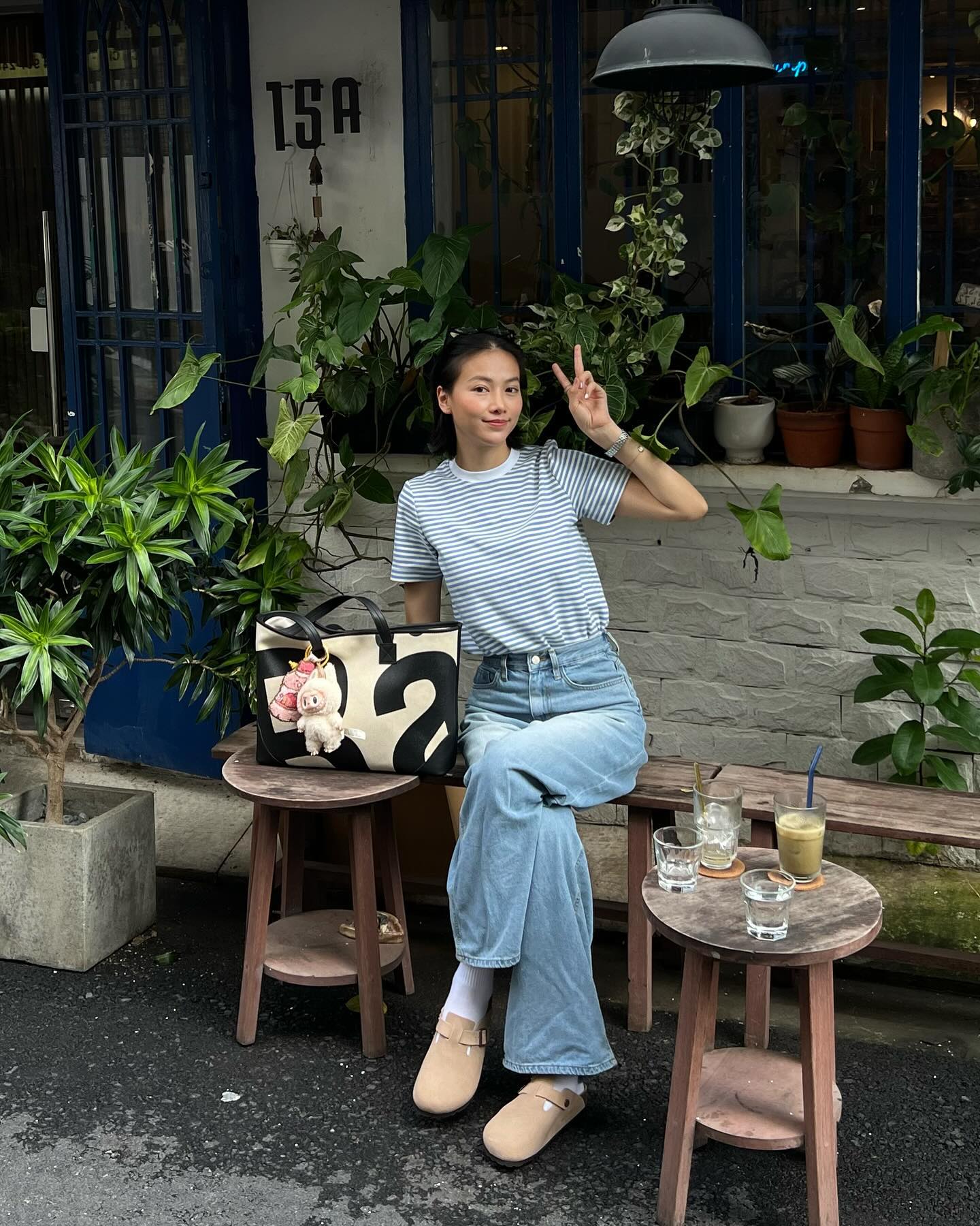 Tìm ra mỹ nhân Việt mặc quần jeans đã đẹp, mặc váy lại càng xuất sắc hơn nữa - Ảnh 2. Tìm ra mỹ nhân Việt mặc quần jeans đã đẹp, mặc váy lại càng xuất sắc hơn nữa - Ảnh 2.