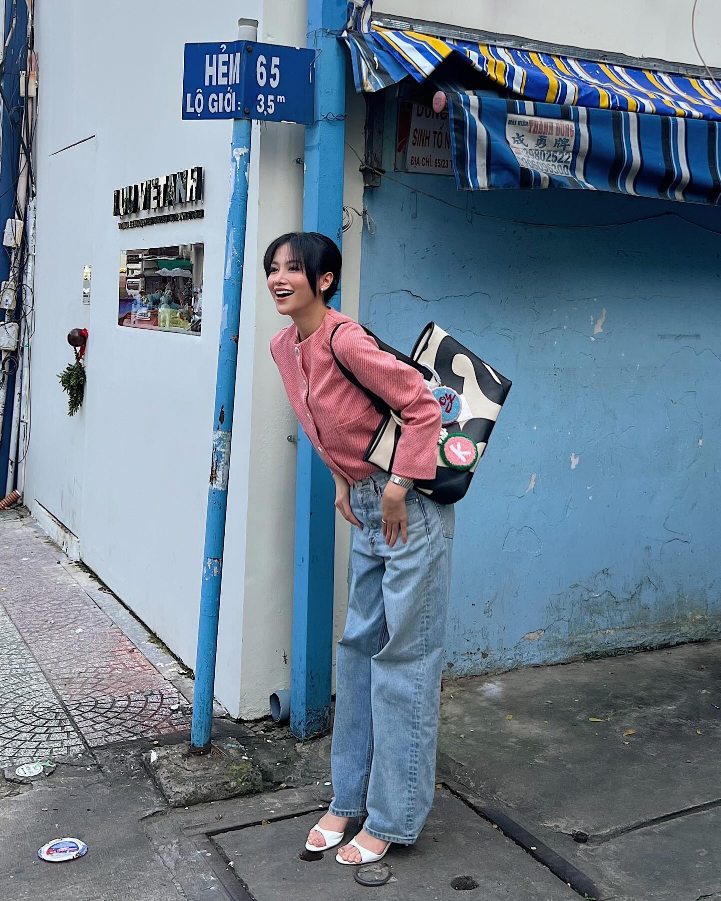 Tìm ra mỹ nhân Việt mặc quần jeans đã đẹp, mặc váy lại càng xuất sắc hơn nữa - Ảnh 3. Tìm ra mỹ nhân Việt mặc quần jeans đã đẹp, mặc váy lại càng xuất sắc hơn nữa - Ảnh 3.