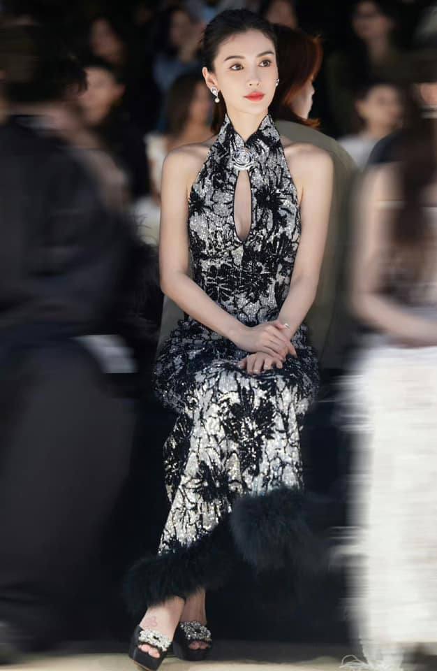 Angelababy: Từ mẫu teen thành nàng thơ Dior, biểu tượng nhan sắc vượt thị phi và lần trở lại ngoạn mục hậu Angelababy: Từ mẫu teen thành nàng thơ Dior, biểu tượng nhan sắc vượt thị phi và lần trở lại ngoạn mục hậu