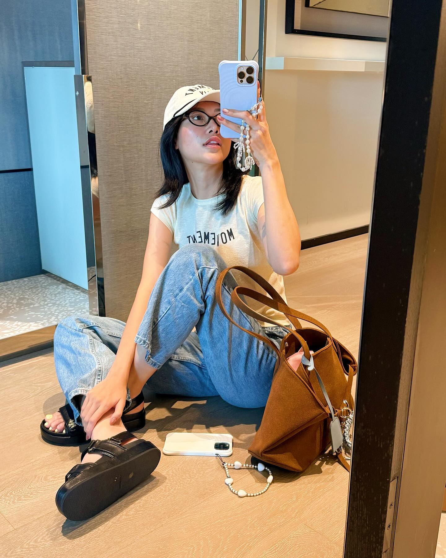 Tìm ra mỹ nhân Việt mặc quần jeans đã đẹp, mặc váy lại càng xuất sắc hơn nữa - Ảnh 4. Tìm ra mỹ nhân Việt mặc quần jeans đã đẹp, mặc váy lại càng xuất sắc hơn nữa - Ảnh 4.