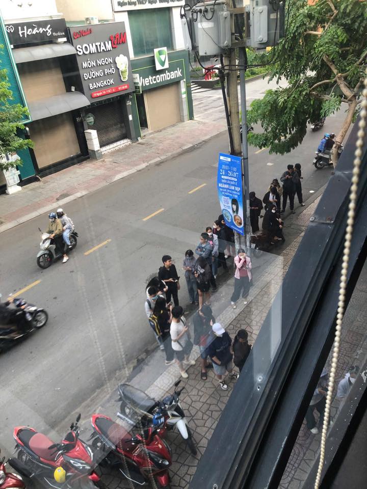 HOT chưa từng thấy: Phim chưa chiếu đã kiếm 11 tỷ, khán giả Việt xếp hàng mua vé từ 7h sáng - Ảnh 2.
