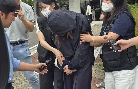 Vụ đột nhập trường học đánh cắp đề thi gây chấn động, danh tích thủ phạm khiến dân mạng sững sờ: NHƯ PHIM truyền hình!- Ảnh 2. Vụ đột nhập trường học đánh cắp đề thi gây chấn động, danh tích thủ phạm khiến dân mạng sững sờ: NHƯ PHIM truyền hình!- Ảnh 2.