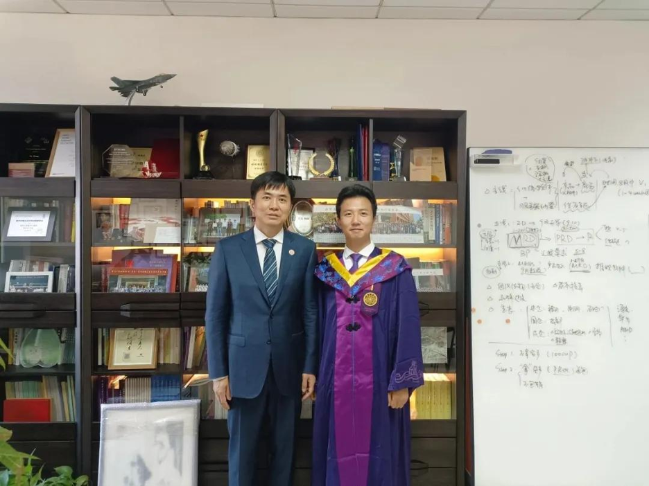 Nhận xét đề thi ĐH quá dễ, nam sinh vừa ôn tập vừa làm công nhân nhận số điểm không ai ngờ đến: Bật khóc ngay tại công trường - Ảnh 5. Nhận xét đề thi ĐH quá dễ, nam sinh vừa ôn tập vừa làm công nhân nhận số điểm không ai ngờ đến: Bật khóc ngay tại công trường - Ảnh 5.