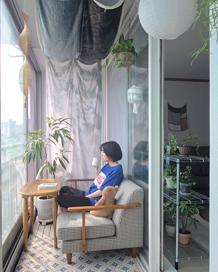 Tôi sống tối giản trong 1 năm: Không còn thấu chi, không còn tích trữ – và tài chính của tôi đã ổn định hơn bao giờ hết - Ảnh 1. Tôi sống tối giản trong 1 năm: Không còn thấu chi, không còn tích trữ – và tài chính của tôi đã ổn định hơn bao giờ hết - Ảnh 1.