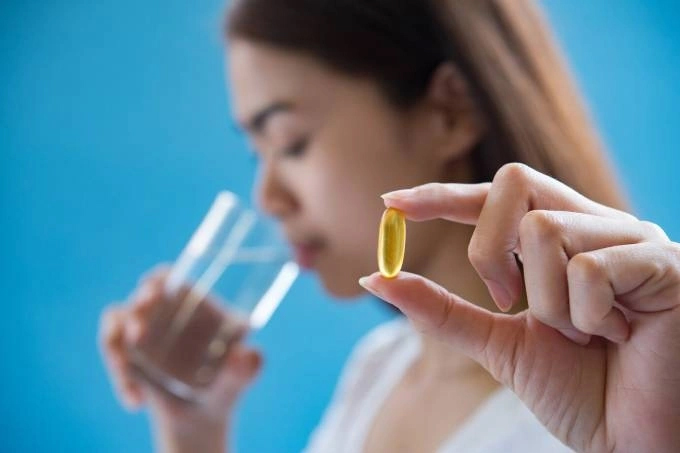 Có nên tiếp tục uống vitamin D vào mùa hè không? Đây là những gì chuyên gia muốn bạn biết- Ảnh 1.