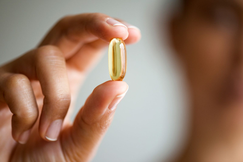 Có nên tiếp tục uống vitamin D vào mùa hè không? Đây là những gì chuyên gia muốn bạn biết- Ảnh 2.