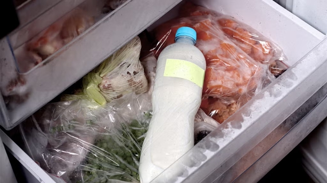 Thừa điện cũng ĐỪNG DẠI cho 6 thực phẩm này vào ngăn đông tủ lạnh, không khác gì ném luôn vào thùng rác - Ảnh 4.