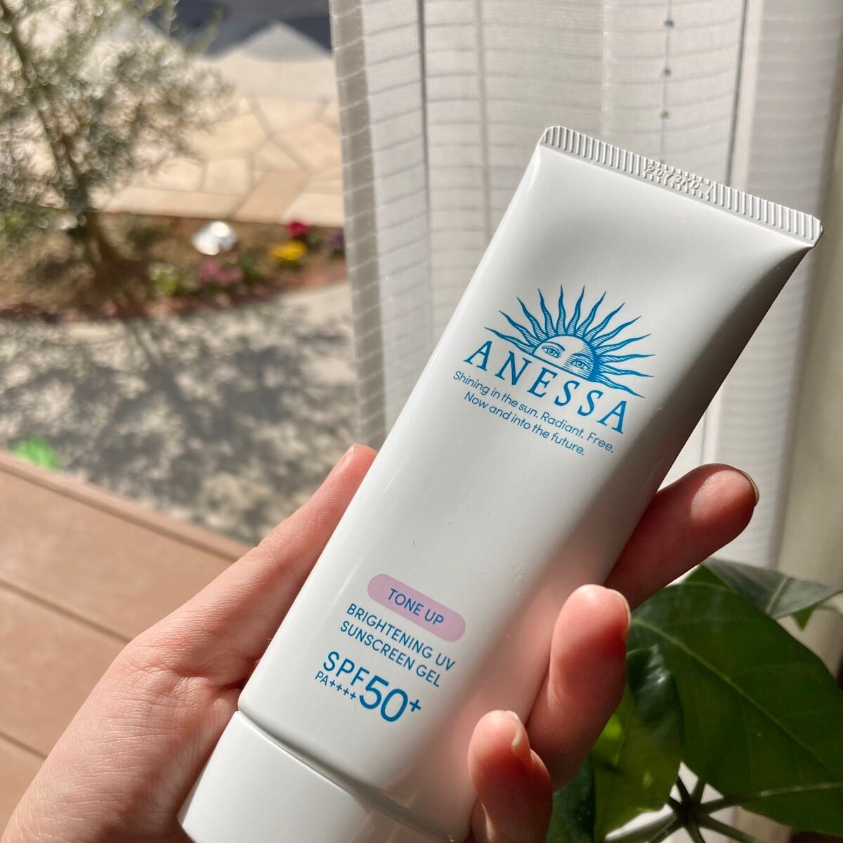 review-anessa-shiseido-tone-up-brightening-uv-sunscreen-gel-90g-17513385890841265614644-1751347974295-1751347974393216309634-1751447599441-17514475996021385184970.jpg