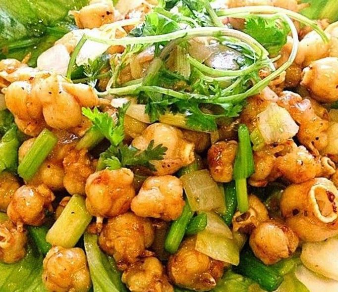 thu-xua-bi-vut-bo-khong-ai-an-nay-thanh-dac-san-dan-pho-thich-me-200000-dong-kg3-1751344038432205269972-1751434997090-17514349972201645973479.jpg