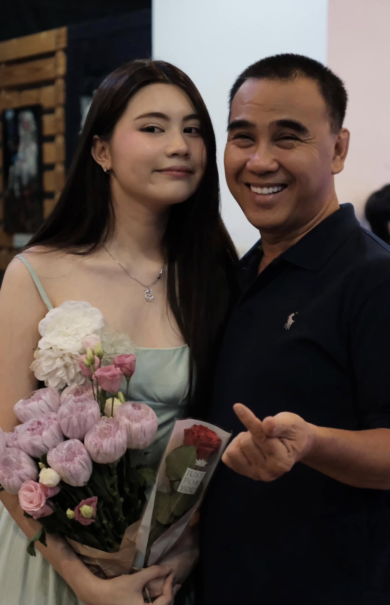 Con gái MC Quyền Linh vướng tranh cãi 1 chi tiết khác xưa trên gương mặt- Ảnh 8. Con gái MC Quyền Linh vướng tranh cãi 1 chi tiết khác xưa trên gương mặt- Ảnh 8.