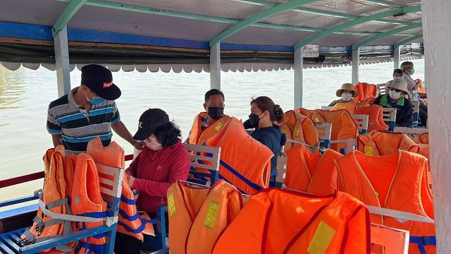 Áo phao trên thuyền: Không phải lúc nào mặc cũng là an toàn, một khu vực được khuyên 'chỉ cầm trên tay' - Ảnh 5.
