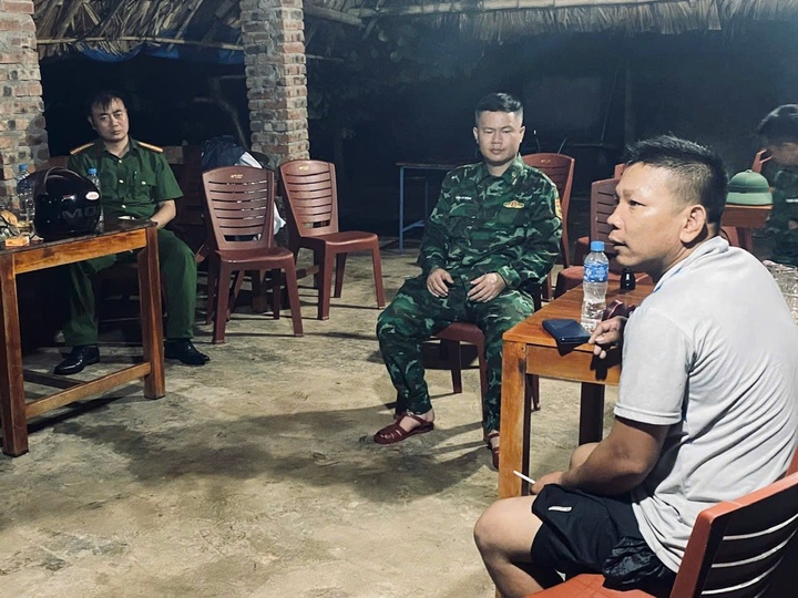 Hàng loạt thuyền bè của ngư dân Nghệ An - Hà Tĩnh gặp nạn trên biển - Ảnh 1.